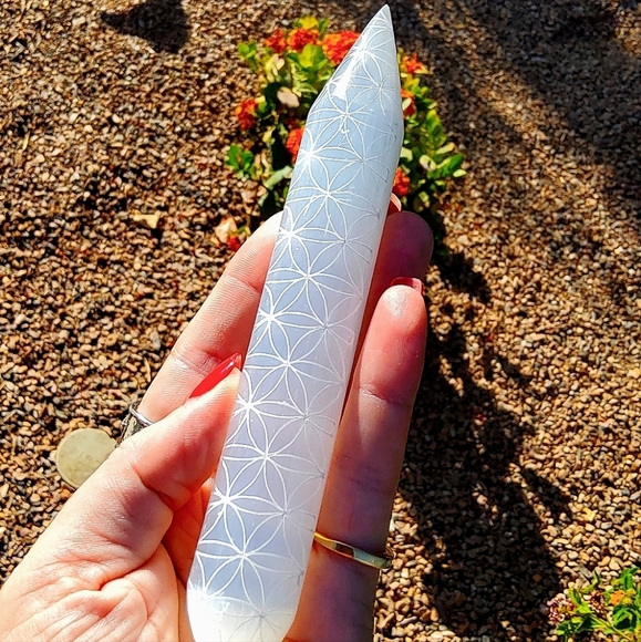 Luminous Thick Selenite Wand Etched with Flower of Life - Picture 7 of 13